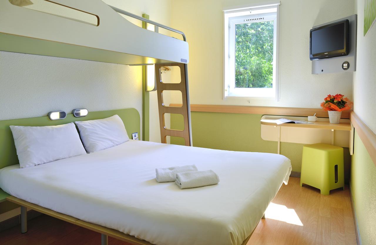 Hotel Ibis Budget Lyon Sud Saint-Fons A7 Exterior photo