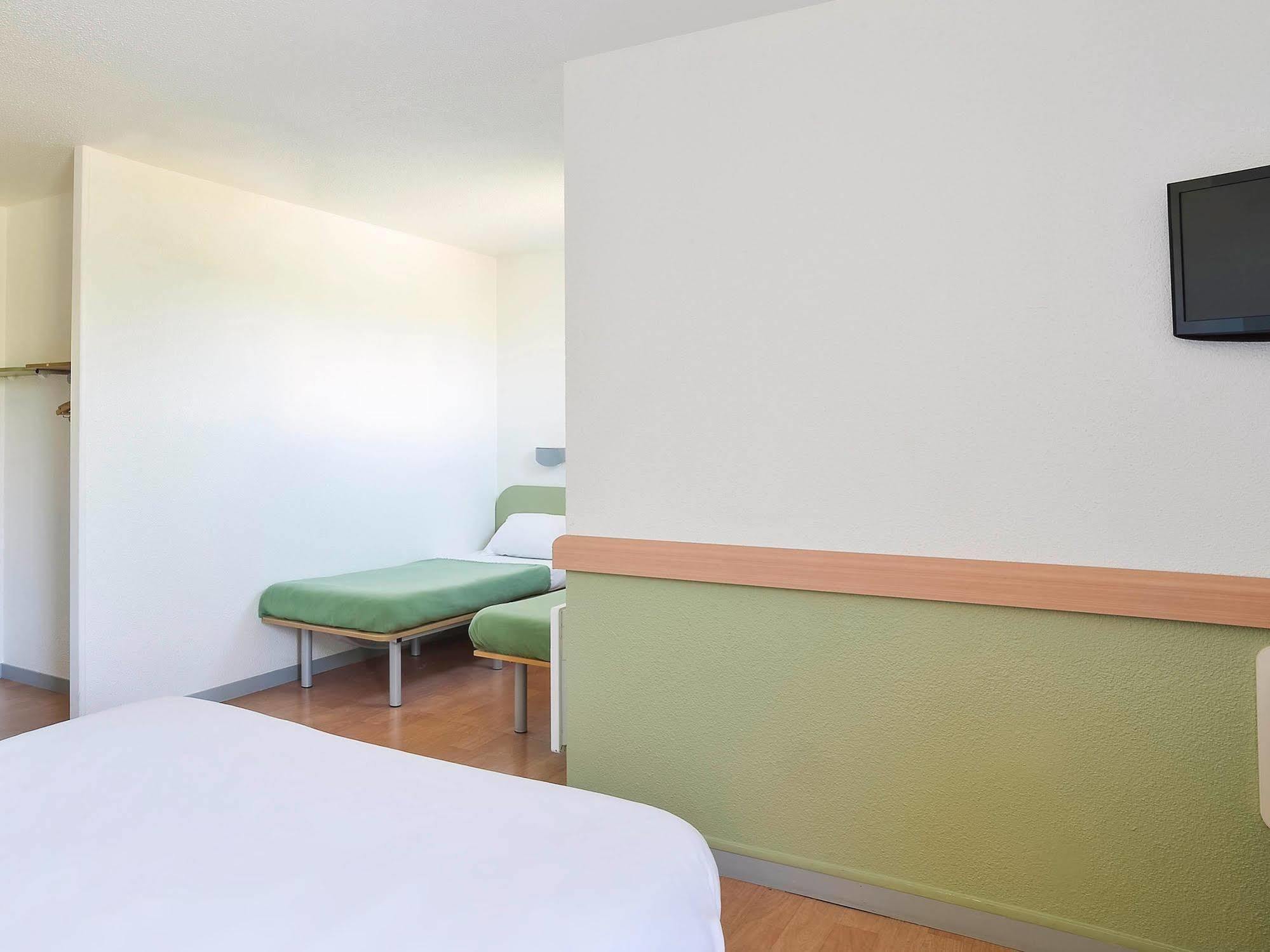 Hotel Ibis Budget Lyon Sud Saint-Fons A7 Exterior photo