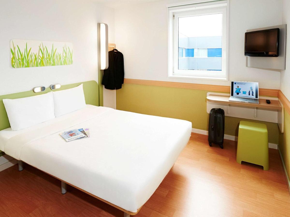 Hotel Ibis Budget Lyon Sud Saint-Fons A7 Exterior photo